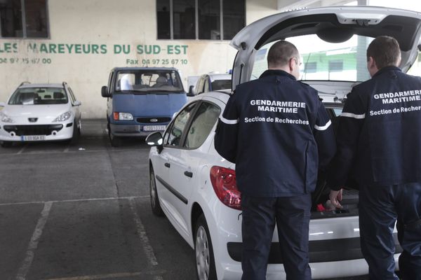 Perquisition de la gendarmerie maritime dans les locaux de la société Les marayeurs du sud est au MIN de Nice, le 20 novembre 2012