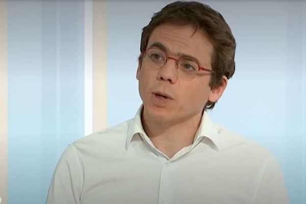 Thibault Daudigeaos, sur le plateau de France 3 Alpes, ce lundi.