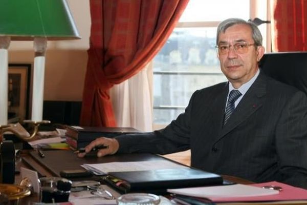 L'avocat général à la Cour de cassation Gilbert Azibert, le 24 juillet 2008 à Paris. 