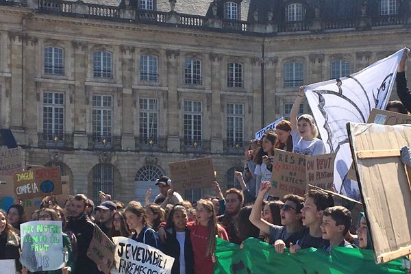 Les jeunes veulent poursuivre et renforcer leur mouvement avant l'été