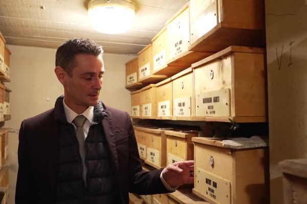 La crypte des poilus renferme les cercueils de 1706 soldats au cimetière de Terre-Cabade à Toulouse.