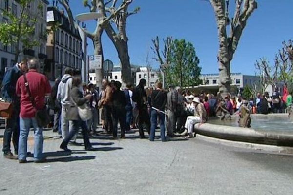 Plus d'une centaine de personnes ont répondu à l'appel de RESF 63 samedi après-midi à Clermont-Ferrand. Pour réclamer, une fois encore, la régularisation des sans papiers.