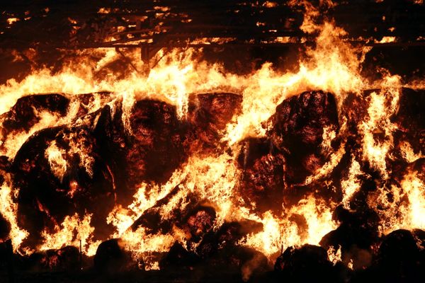 Les sapeurs-pompiers de l'Aveyron interviennent depuis 5h20 ce vendredi 22 décembre 2023 sur la commune de Sévérac-d'Aveyron sur un feu de bâtiment agricole.