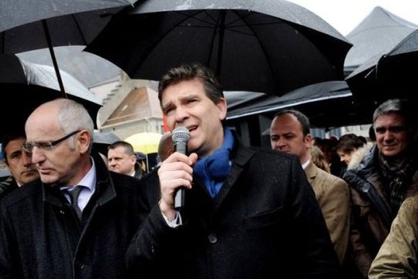 Le ministre du Redressement productif sur le site de Rio Tinto, à Saint-Jean-de-Maurienne, le 29 mars 2013