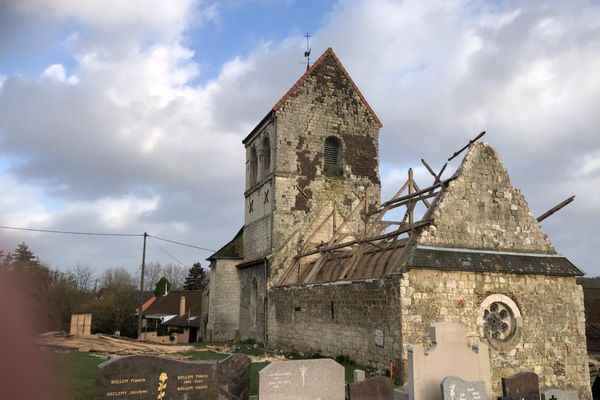 Le toit de l'Eglise Saint-Barthélémy de Clerques s'est envolé au passage de la tempête Eunice.