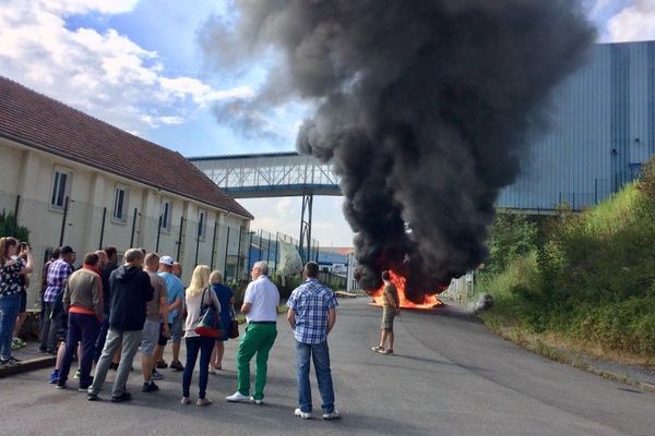 Les ex- salariés de la SAI de Revin sont en colère. Leur prime extralégale n’a toujours pas été payée.