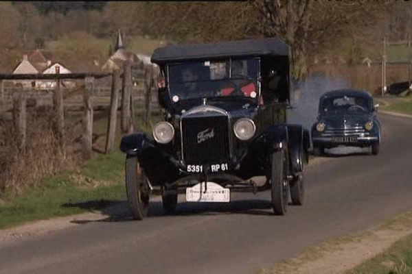 La célèbre Ford T dessinée par Hergé dans "Tintin au Congo" et propriété de l'Association Normande de Véhicules d'Epoque. elle participera au 1er rallye Tintin en France