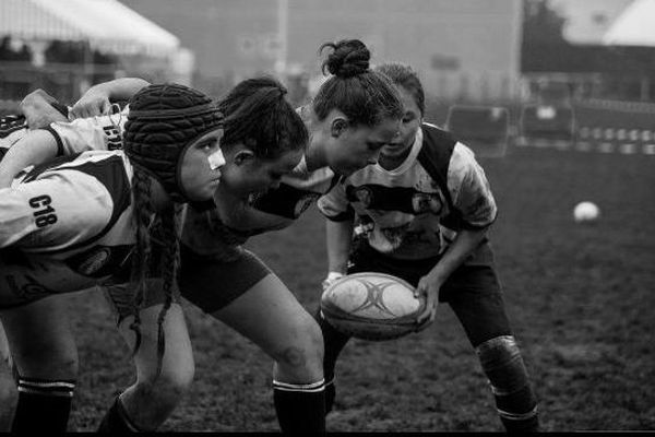 Camille Bigarnet et sa sœur espèrent monter une section féminine pour les plus de 18 ans dans le club de rugby de Corbeil-Mennecy. 