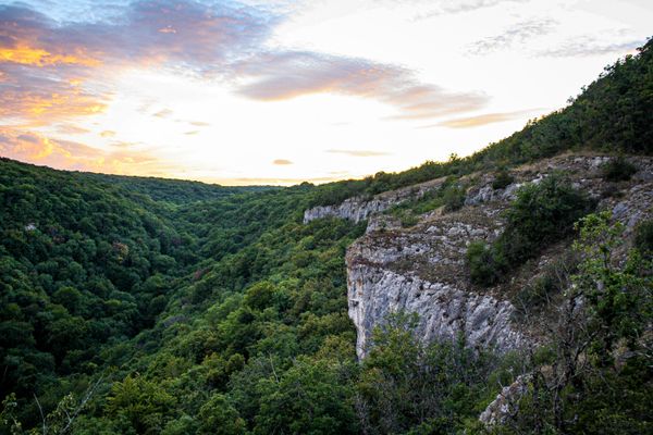 Falaises de l'arrière-côte de Beaune (Côte-d'Or), en zone Natura 2000