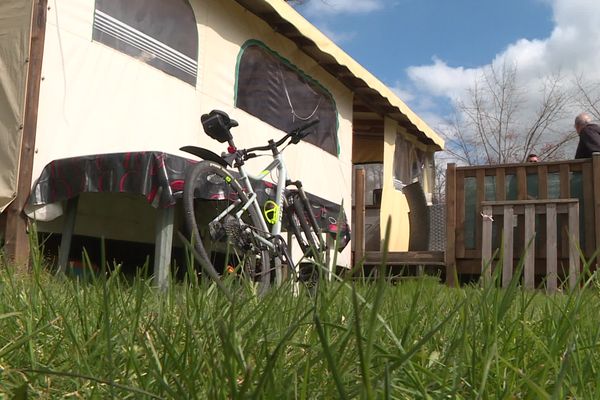 Loire : confinés au camping de Feurs  