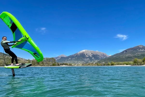 Le wingfoil un spectacle pour les yeux des festivaliers et une performance sportive pour les pratiquants.