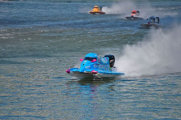 Premier tour des 24H motonautiques de Rouen 2019