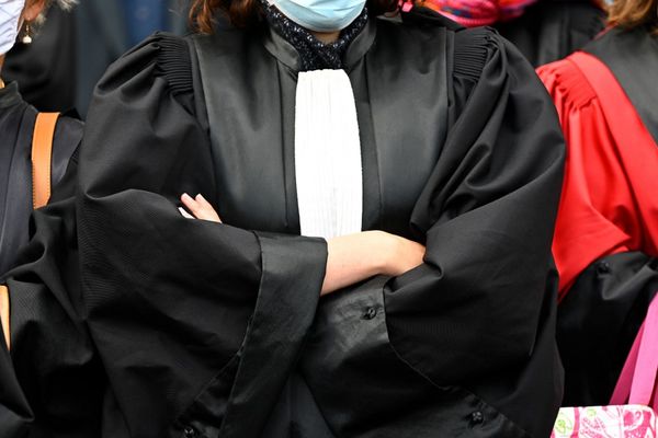 800 avocats se mobilisent pour offrir des consultations gratuites à Paris.