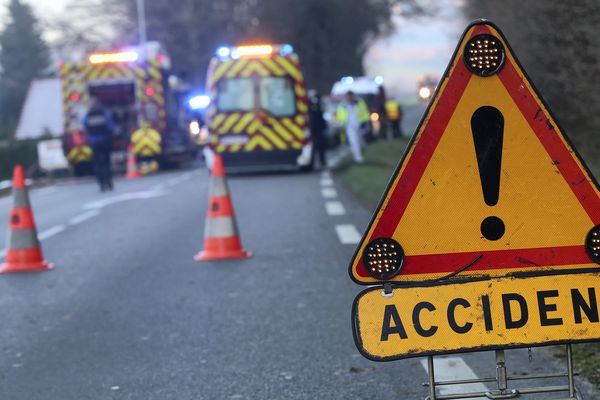 Les pompiers en intervention après un accident - Photo d'illustration