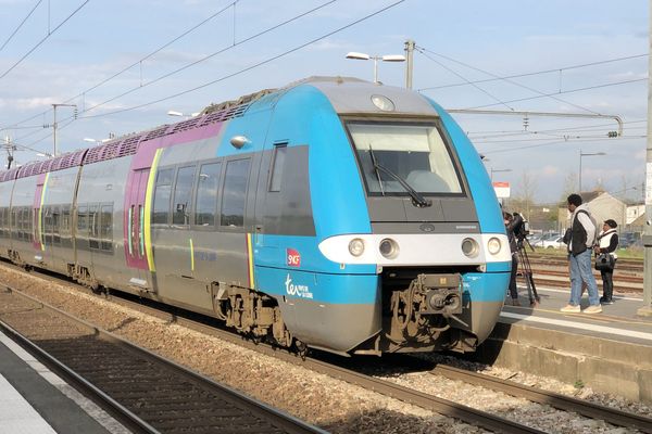 TER en gare de Sablé-sur-Sarthe,12 avril 2018
