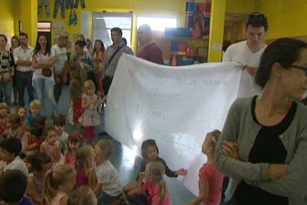 A Biot des parents occupent une école maternelle pour protester contre des classes surchargées, le jeudi 3 septembre  2015