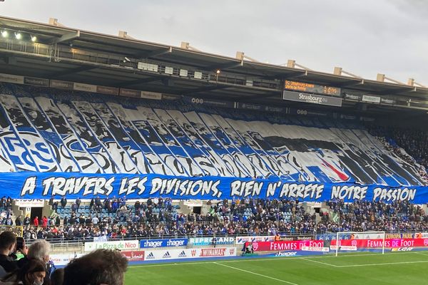 Le Stade de la Meinau en fête le 21 novembre 2021 à l'occasion des 30 ans des UB 90 ,les ultras supporters du Racing Club de Strasbourg.