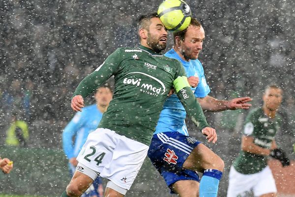 - Football Ligue 1 AS Saint-Etienne contre Marseille le 9/02/2018 -Loic Perrin et Valère Germain lors du match de football 25ème journée de Ligue 1, l'ASSE AS Saint-Etienne reçoit l'Olympique de Marseille au stade Geoffroy Guichard