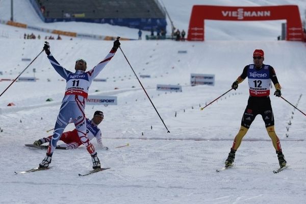 Le Français habitué des photos finish s'assure cette fois ci une bonne marge. Qu'elle est belle cette médaille d'or ! 