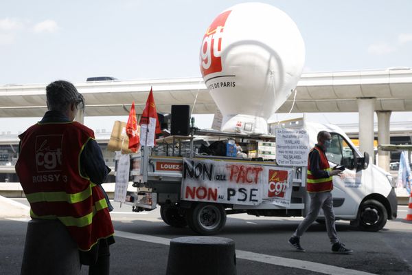 Le mouvement de grève des salariés du groupe ADP se poursuit ce vendredi mais ne perturbe pas le trafic aérien.