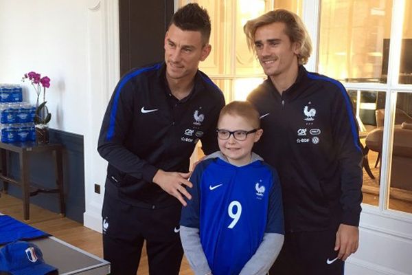 Lenny avec Laurent Koscielny et Antoine Griezmann