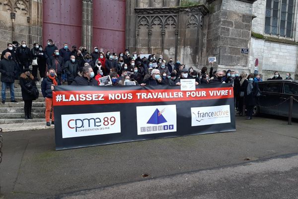 Les professionnels de l'hotellerie-restauration manifestent ce mercredi à Auxerre