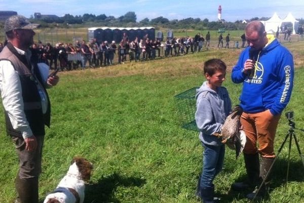 Le concours de la cane chanteuse, un des temps forts du rassemblement des chasseurs.