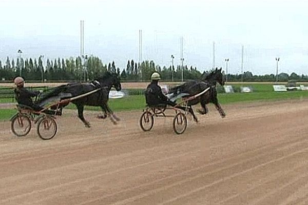 Entrainement à l'école des courses hippiques de Graignes, dans la Manche, qui ouvrira ses portes au public le samedi 23 mars