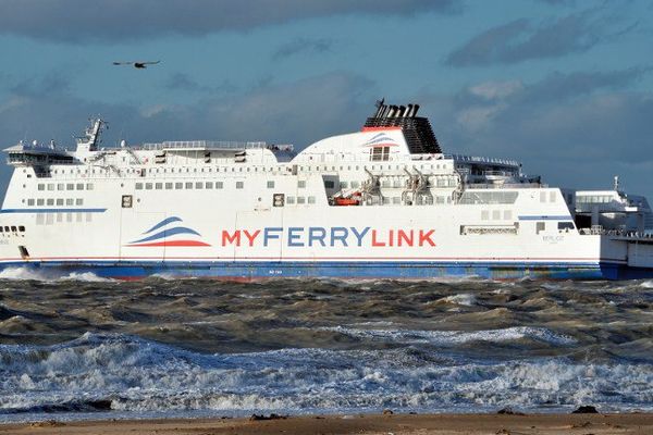 Un bateau de l'ancienne compagnie MyFerrylink.