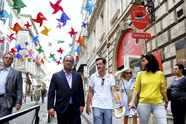 F. Hollande à Arles