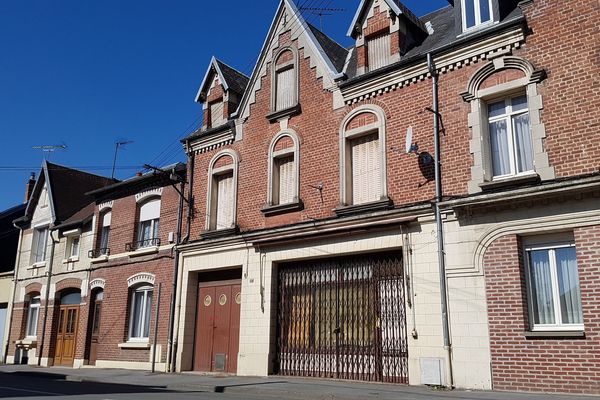 C'est dans cette maison de la rue Félix Faure à Albert que les deux corps ont été découverts jeudi soir par un voisin.