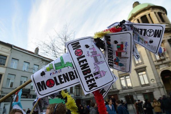 Rassemblement à Molenbeek en hommage aux victimes des attentats du 13 novembre à Paris.