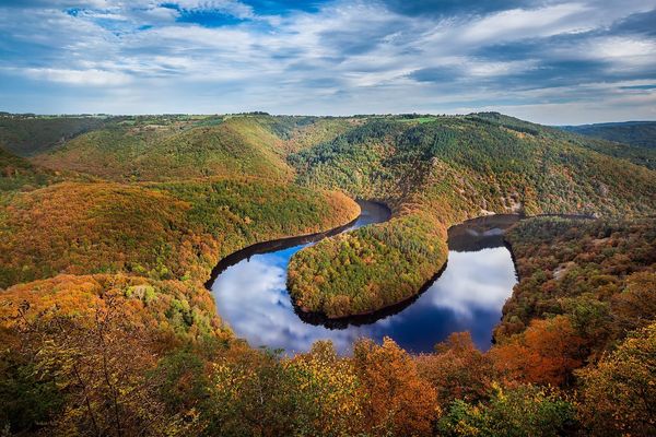 Le Méandre de Queuille (Puy-de-Dôme), pris depuis le belvédère.