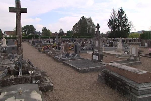 Le cimetière de MAgny-Vernois, en Haute-Saône