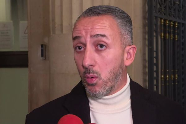 Farid El Hairy, à sa sortie de l'audience la semaine dernière, le 8 décembre 2022. La réhabilitation est effective ce 15 décembre 2022.