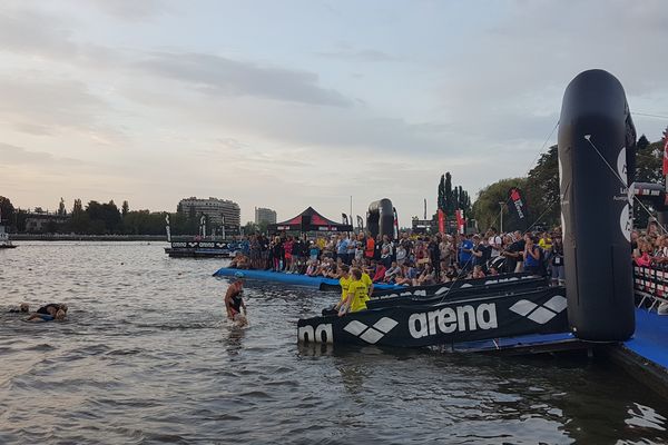 3 km de natation, 180 km de vélo et 42 kilomètres en courant : c'est ce qu'ont parcouru les participants de l'Ironman de Vichy.