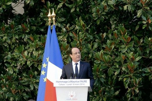 Le président François Hollande lors de son discours d'hommage à Maurice Faure.