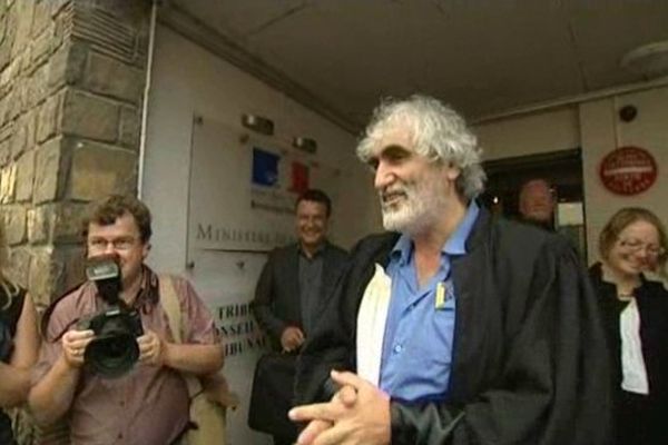 Me Philippe Brun, l'un des avocats des salariés de Calaire Chimie, à la sortie du tribunal de commerce de Boulogne-sur-Mer, le 25 juillet. 