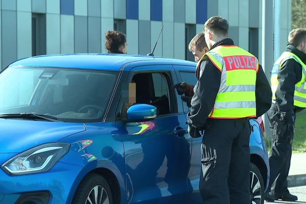 Un test négatif et une déclaration de déplacement vous seront demander en cas de contrôle de la police allemande.  