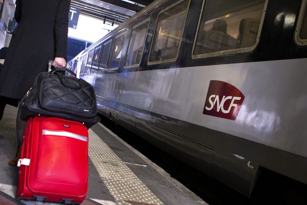 Pour limiter les risques et assurer la sécurité des voyageurs pendant la canicule les trains peuvent être ralentis. 