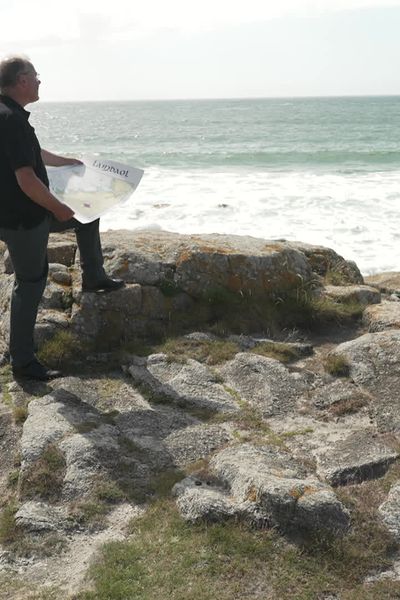 Yann Riou réalise un travail de collecte depuis les années 90. Comme ici à Lampaul-Plouarzel dans le Finistère