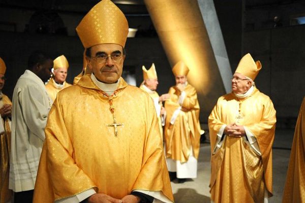 Archevêque de Lyon depuis 2002, le cardinal Philippe Barbarin a écrit jusqu’à présent deux lettres pastorales. La première, en 2006, « Suivre Jésus de près », était consacrée à la spiritualité du bienheureux prêtre lyonnais Antoine Chevrier. La deuxième, en 2010, s’intitulait « l’Église est une servante »