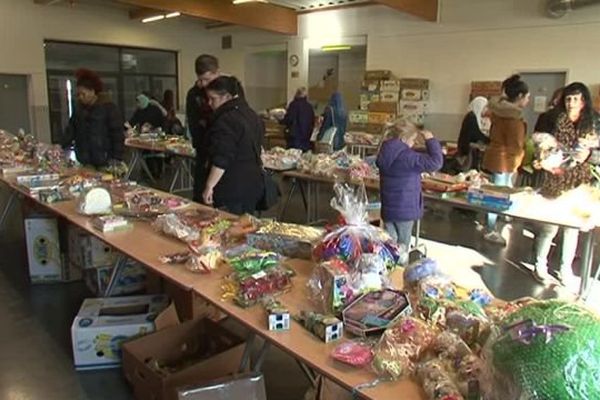 La braderie de Noël du secours populaire, presque une tradition à Montpellier - décembre 2016