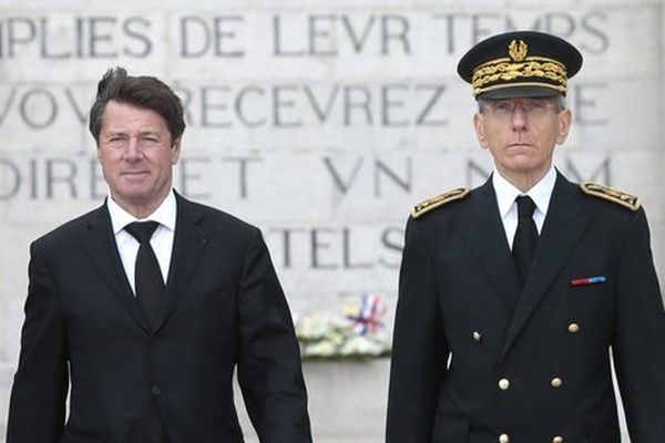 15 juin 2016 à Nice. Chistian Estrosi et Adolphe Colrat lors d'un hommage.