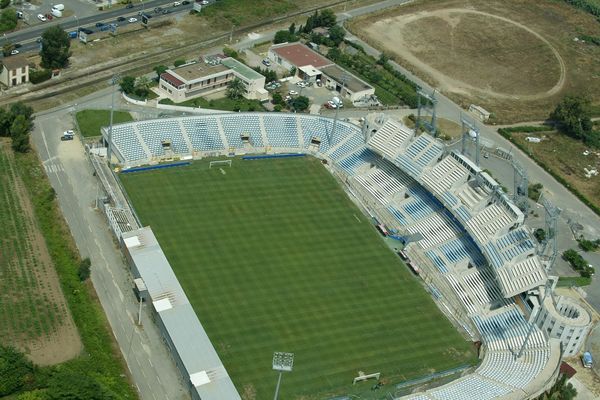 La communauté d'agglomération de Bastia a déjà investi 1.2 millions d'euros pour rendre la pelouse de Furiani praticable. 