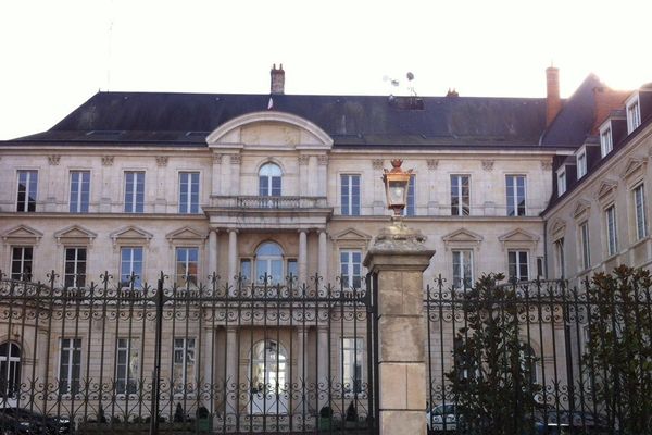 La préfecture du Loiret a mis en place une cellule d'information : 02.38.62.48.48