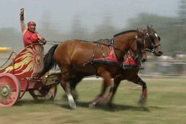 Course de chars lors des Journées Gauloises de Saint-Gence en Haute-Vienne