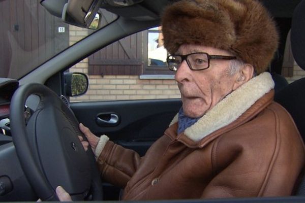 Gaston Bruynooghe, 97 ans, va continuer à conduire sa voiture.