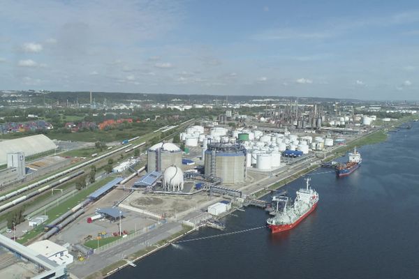 Vue aérienne de la raffinerie ExxonMobil à Port-Jérôme-sur-Seine, en Seine-Maritime.