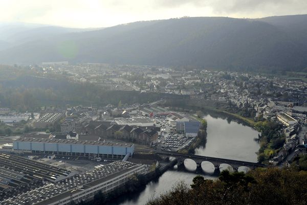 Revin : dans les eaux appaisées de la Meuse, les pompiers ont repêché le corps d'un noyé.